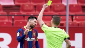 Những quy định mới nhất của FIFA về thẻ vàng